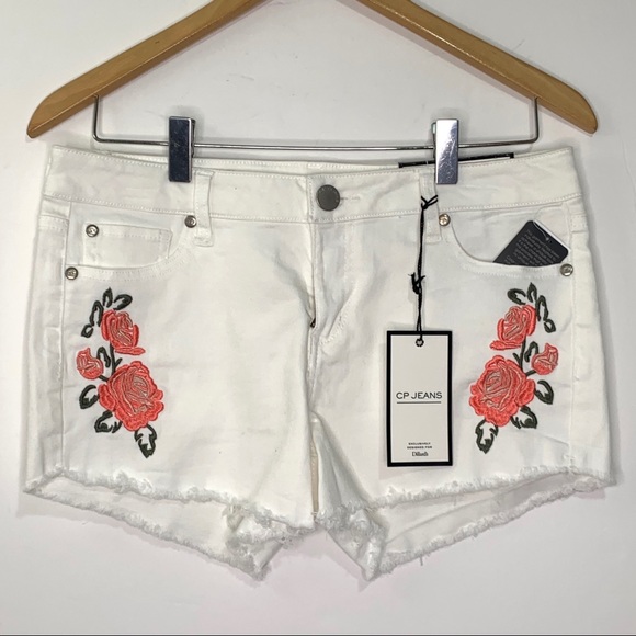 CP Jeans Pants - 🆑5/$25 Dillard’s CP Jeans Denim Embroidered Short